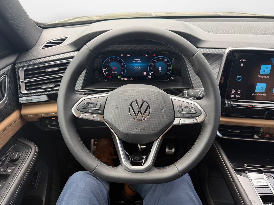 2026 Volkswagen Atlas Cross Sport 2.0T SEL R-Line Black