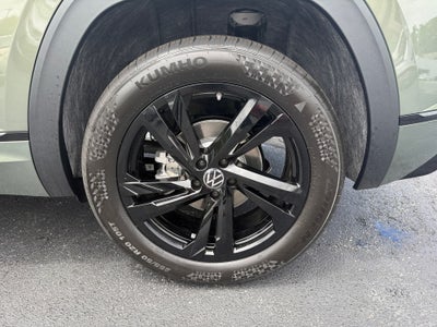 2026 Volkswagen Atlas Cross Sport 2.0T SEL R-Line Black