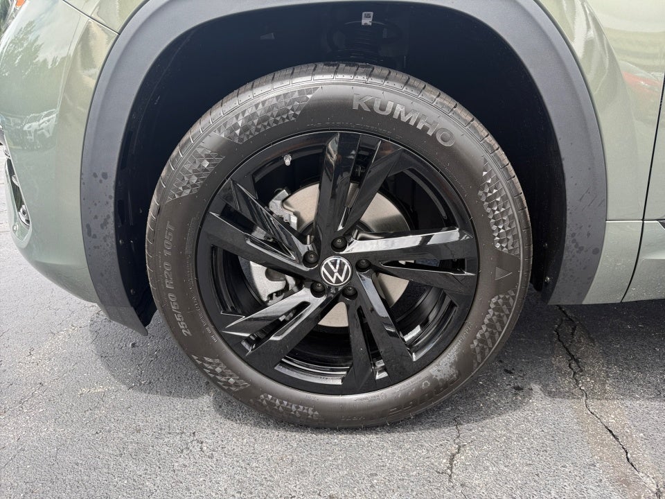 2026 Volkswagen Atlas Cross Sport 2.0T SEL R-Line Black
