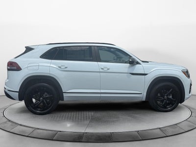 2026 Volkswagen Atlas Cross Sport 2.0T SEL R-Line Black