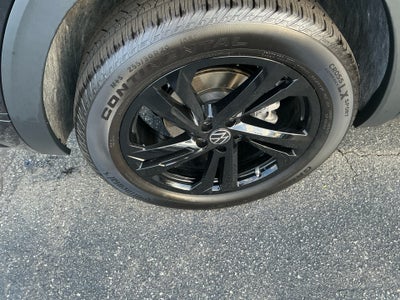 2026 Volkswagen Atlas Cross Sport 2.0T SEL R-Line Black