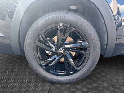 2026 Volkswagen Atlas Cross Sport 2.0T SEL R-Line Black