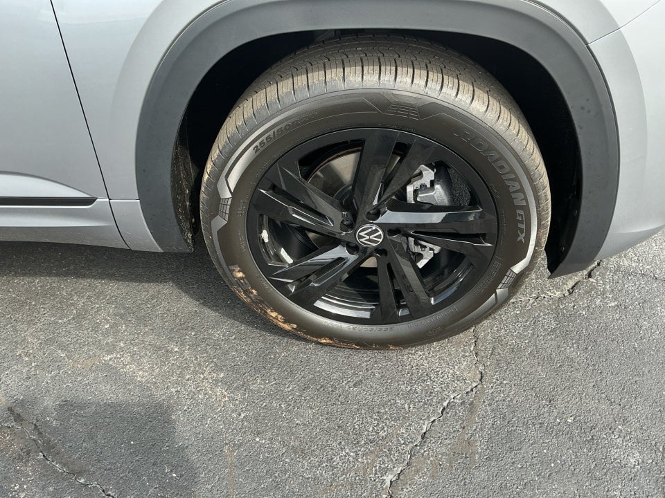 2026 Volkswagen Atlas Cross Sport SEL R-Line Black