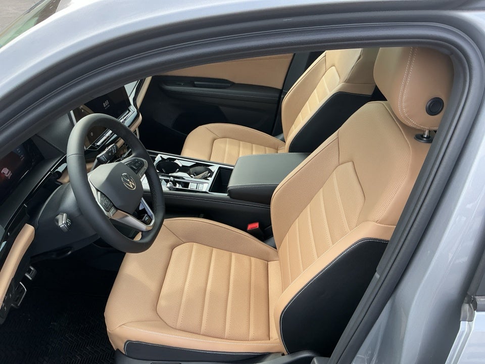 2026 Volkswagen Atlas Cross Sport SEL R-Line Black