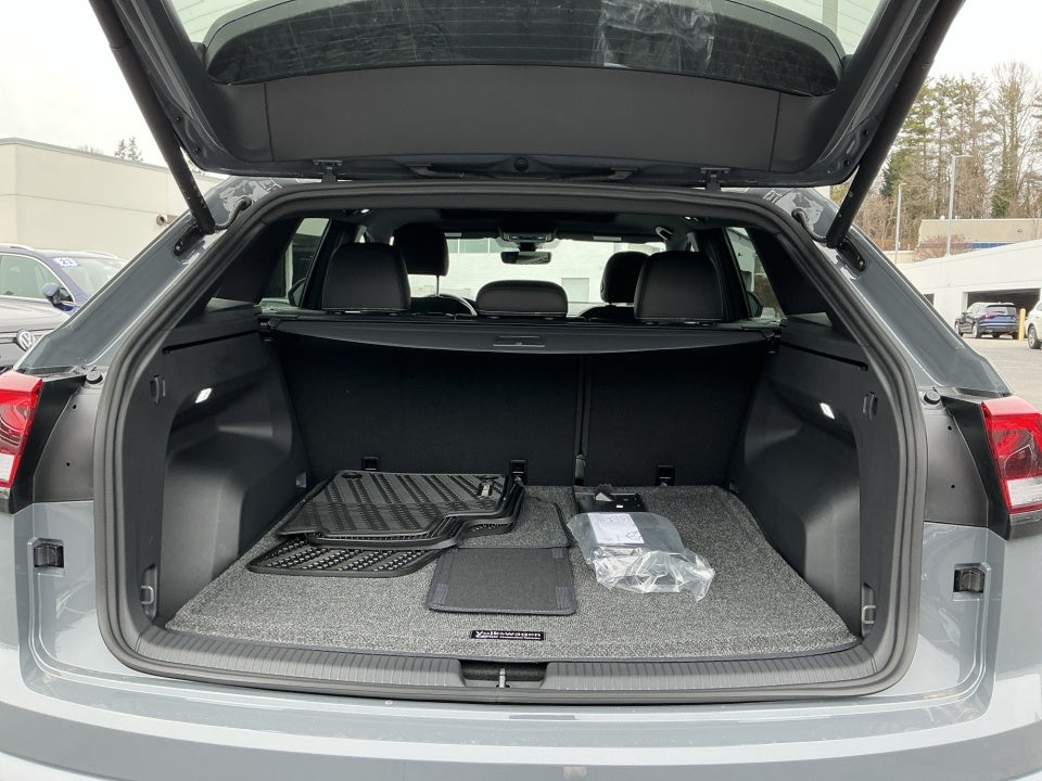 2026 Volkswagen Atlas Cross Sport SEL R-Line Black