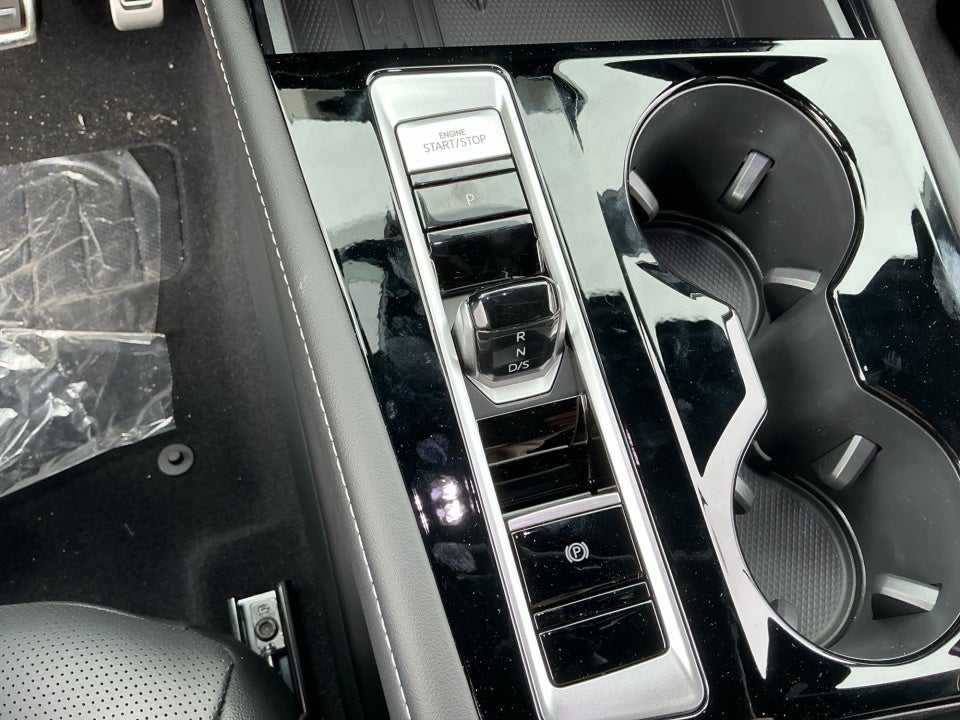 2026 Volkswagen Atlas Cross Sport SEL R-Line Black