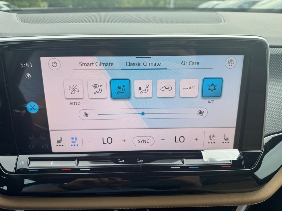 2026 Volkswagen Atlas Cross Sport 2.0T SEL