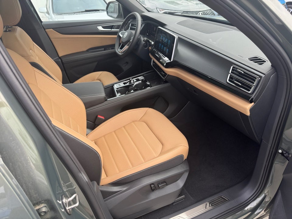 2026 Volkswagen Atlas Cross Sport 2.0T SEL