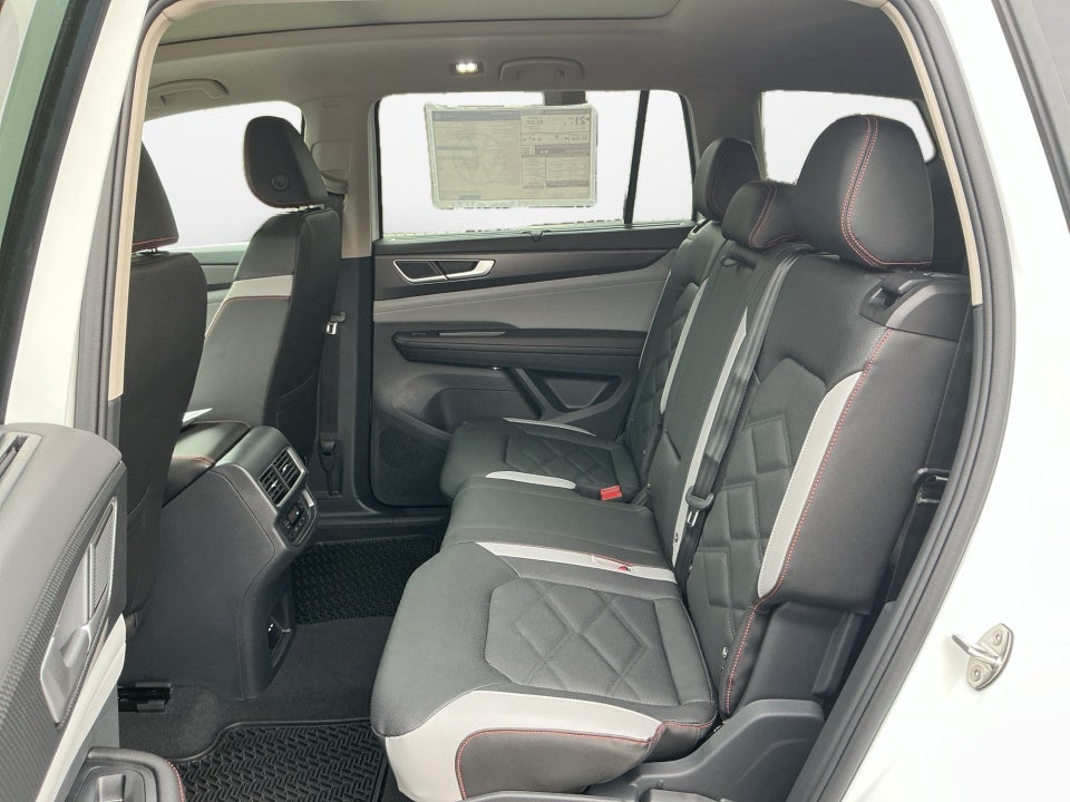 2026 Volkswagen Atlas Peak Edition