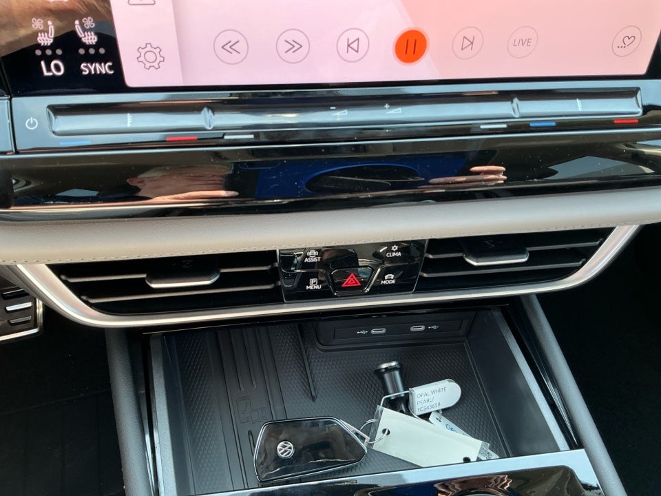 2026 Volkswagen Atlas Peak Edition