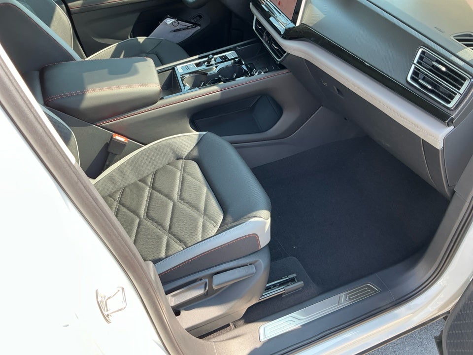 2026 Volkswagen Atlas Peak Edition