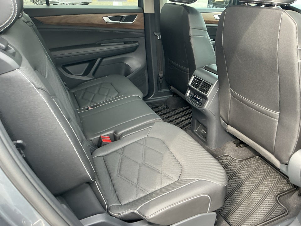 2025 Volkswagen Atlas 2.0T SE