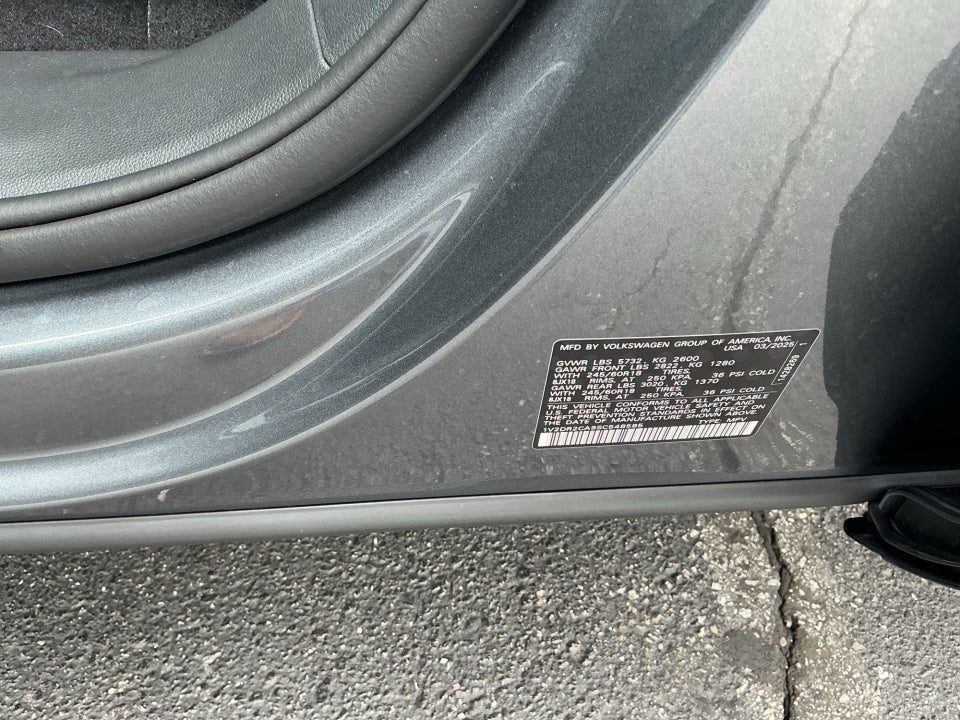 2025 Volkswagen Atlas 2.0T SE