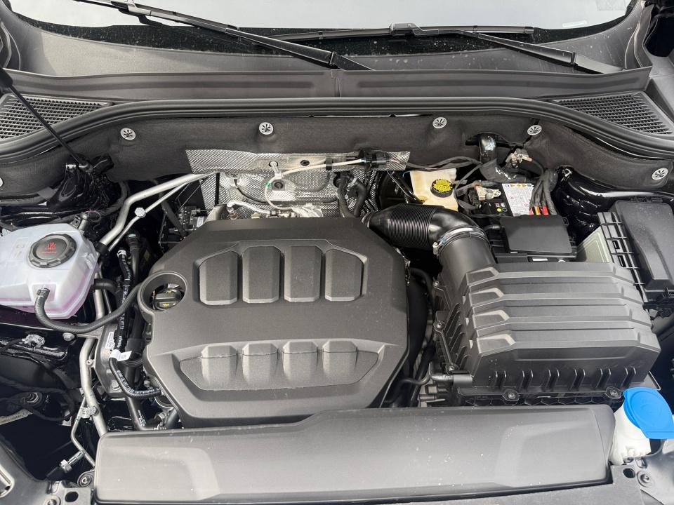 2026 Volkswagen Atlas Cross Sport 2.0T SEL Premium R-Line