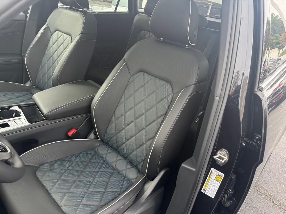 2026 Volkswagen Atlas Cross Sport 2.0T SEL Premium R-Line
