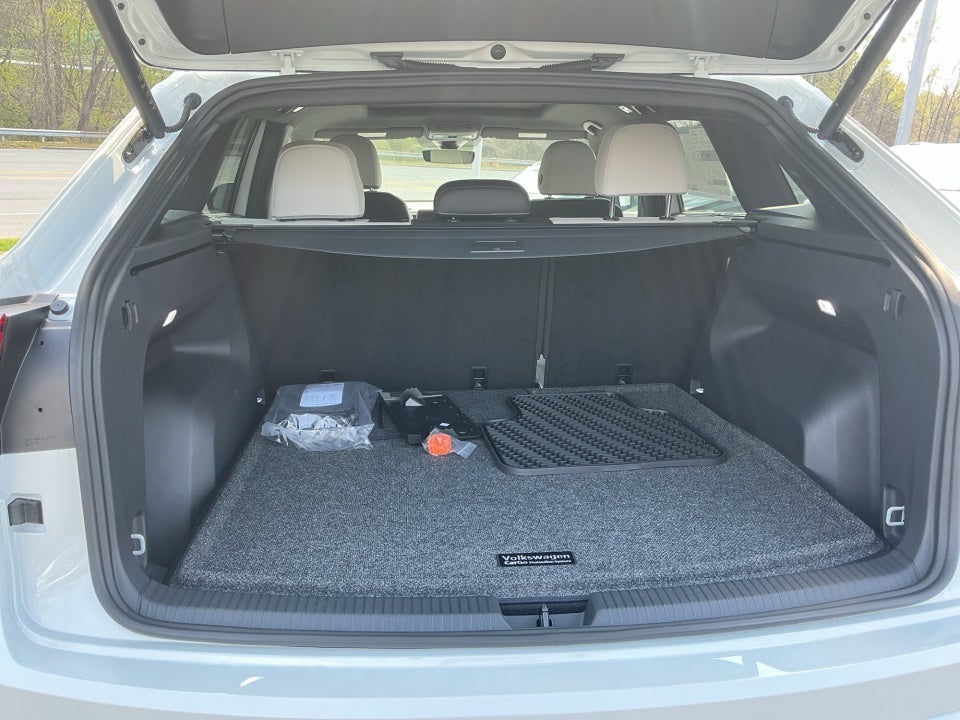 2026 Volkswagen Atlas Cross Sport SEL Premium R-Line