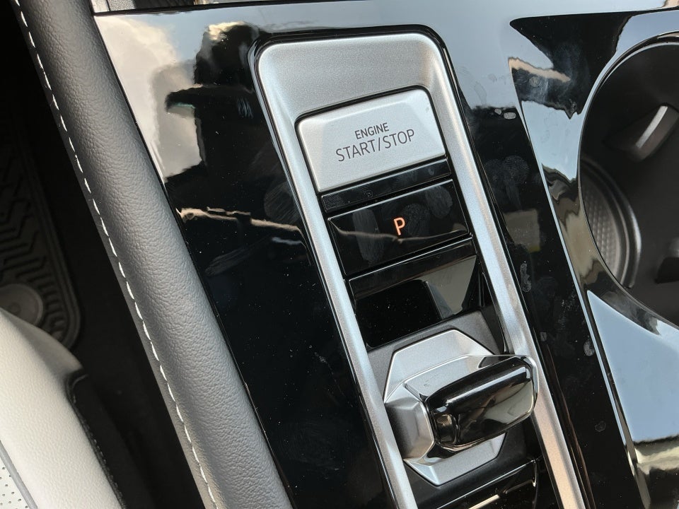2026 Volkswagen Atlas Cross Sport SEL Premium R-Line