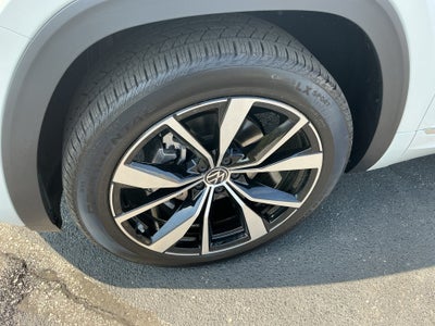 2026 Volkswagen Atlas Cross Sport SEL Premium R-Line