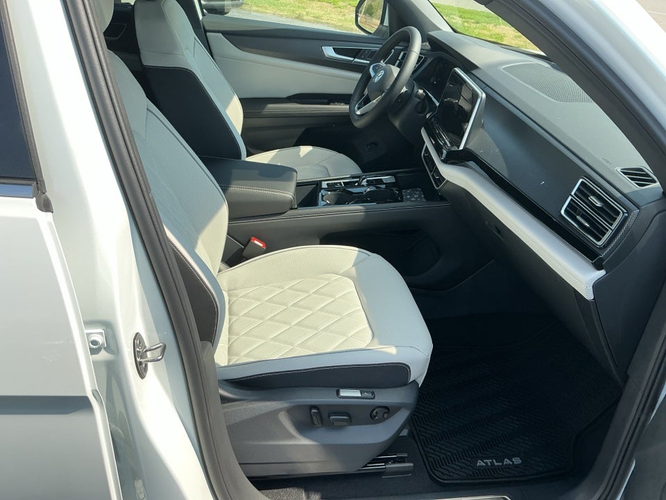 2026 Volkswagen Atlas Cross Sport SEL Premium R-Line