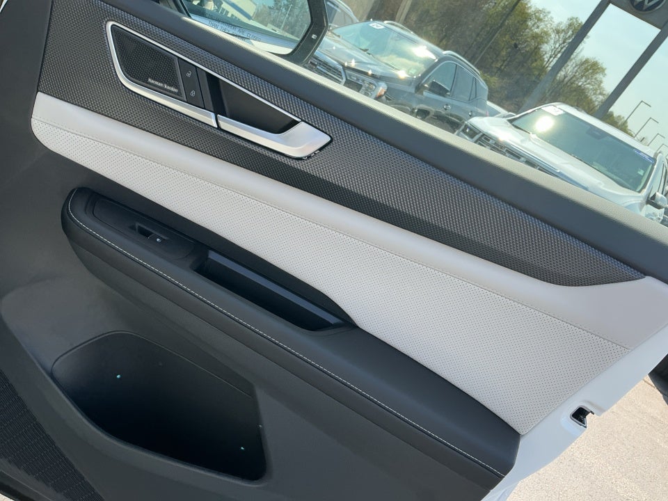 2026 Volkswagen Atlas Cross Sport SEL Premium R-Line