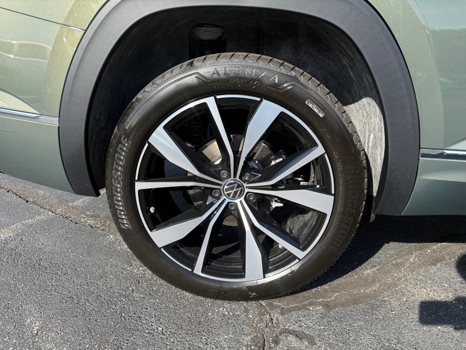 2026 Volkswagen Atlas SEL Premium R-Line