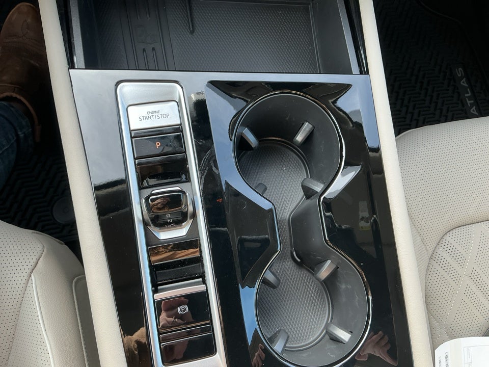 2026 Volkswagen Atlas SEL Premium R-Line