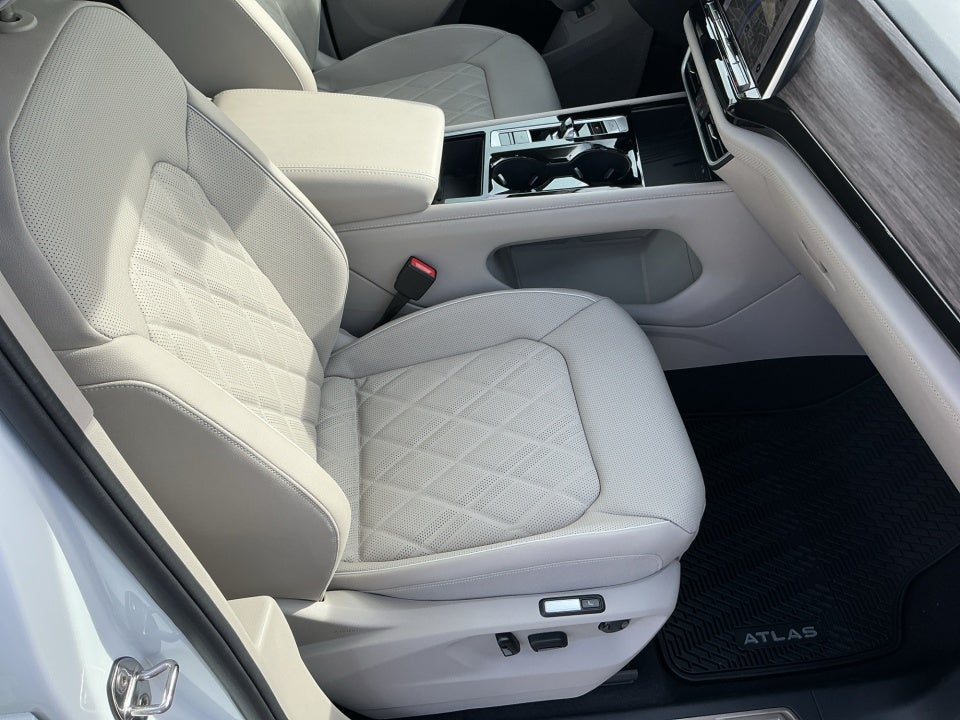 2026 Volkswagen Atlas SEL Premium R-Line