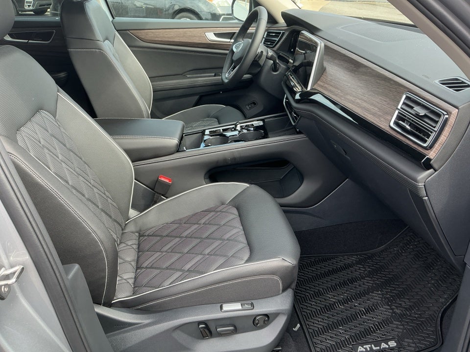 2026 Volkswagen Atlas SEL Premium R-Line