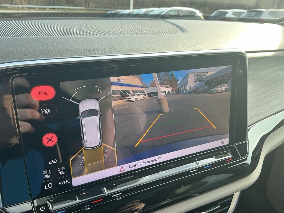 2025 Volkswagen Atlas 2.0T SEL Premium R-Line