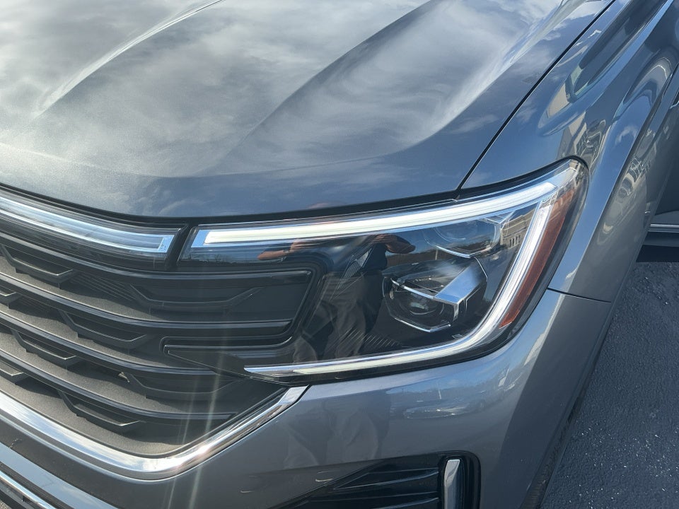 2025 Volkswagen Atlas 2.0T SEL Premium R-Line