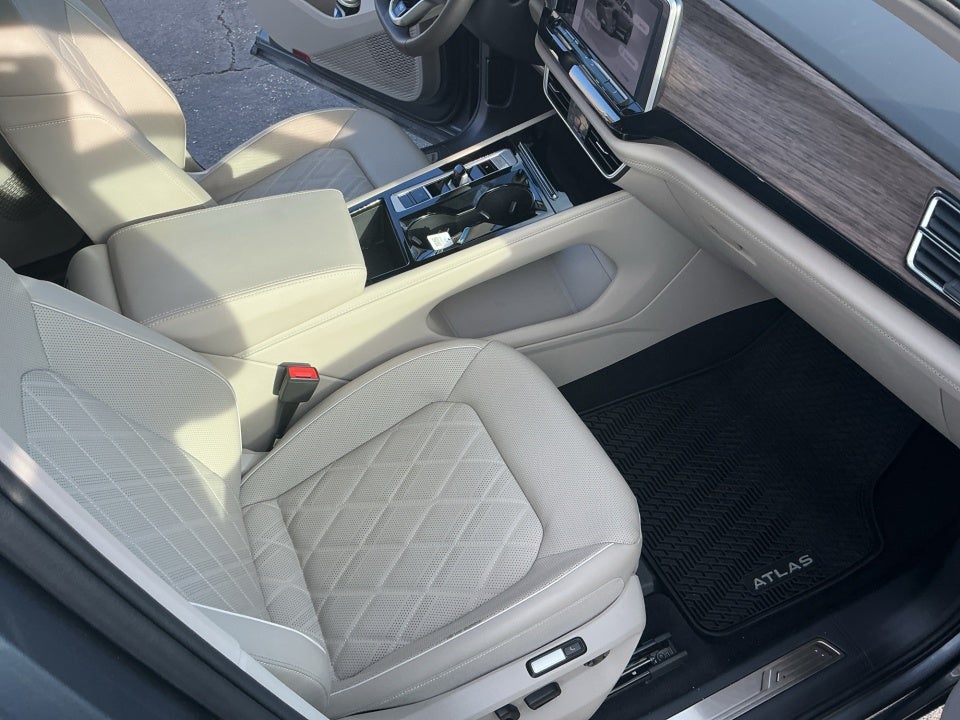 2025 Volkswagen Atlas 2.0T SEL Premium R-Line