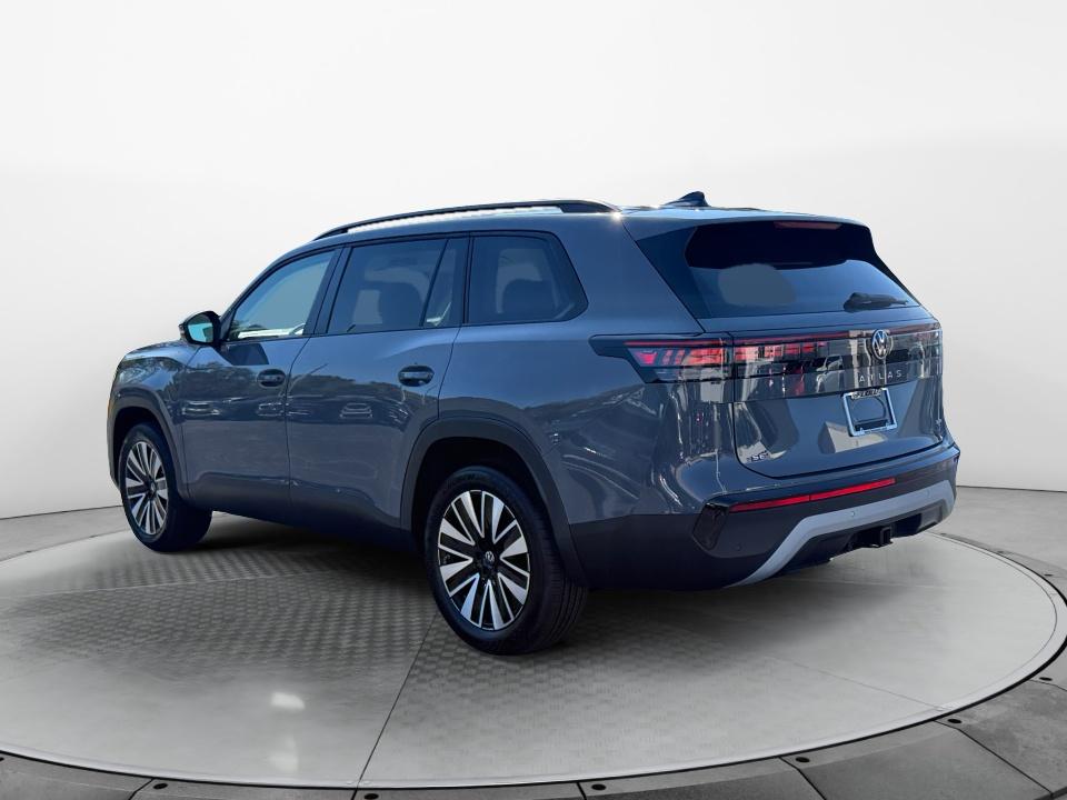 2027 Volkswagen Atlas SE w/Technology