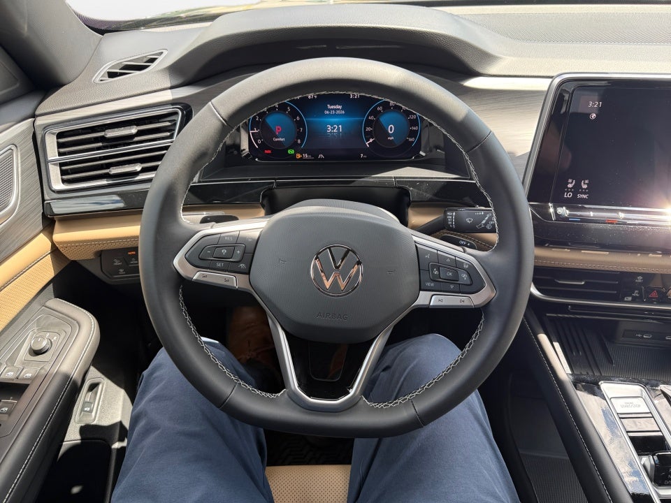 2026 Volkswagen Atlas Cross Sport 2.0T SE w/Technology