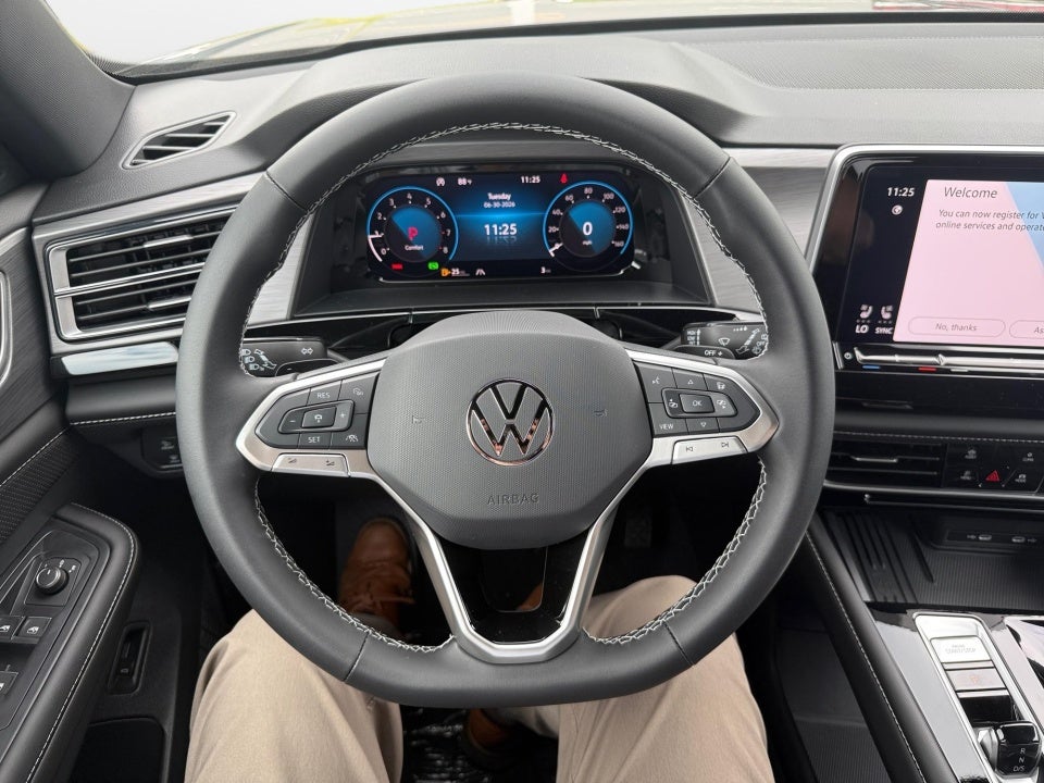 2026 Volkswagen Atlas Cross Sport 2.0T SE w/Technology