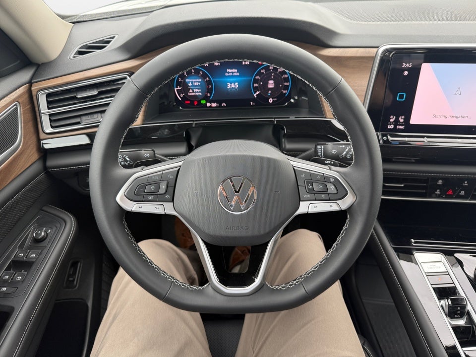 2026 Volkswagen Atlas SE with Technology