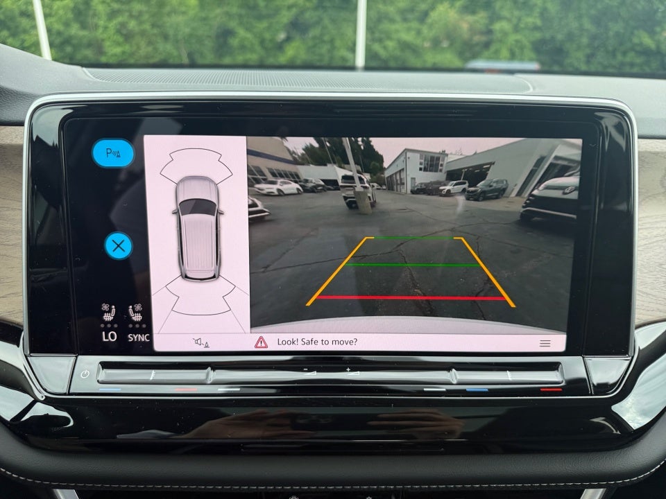 2026 Volkswagen Atlas SE with Technology