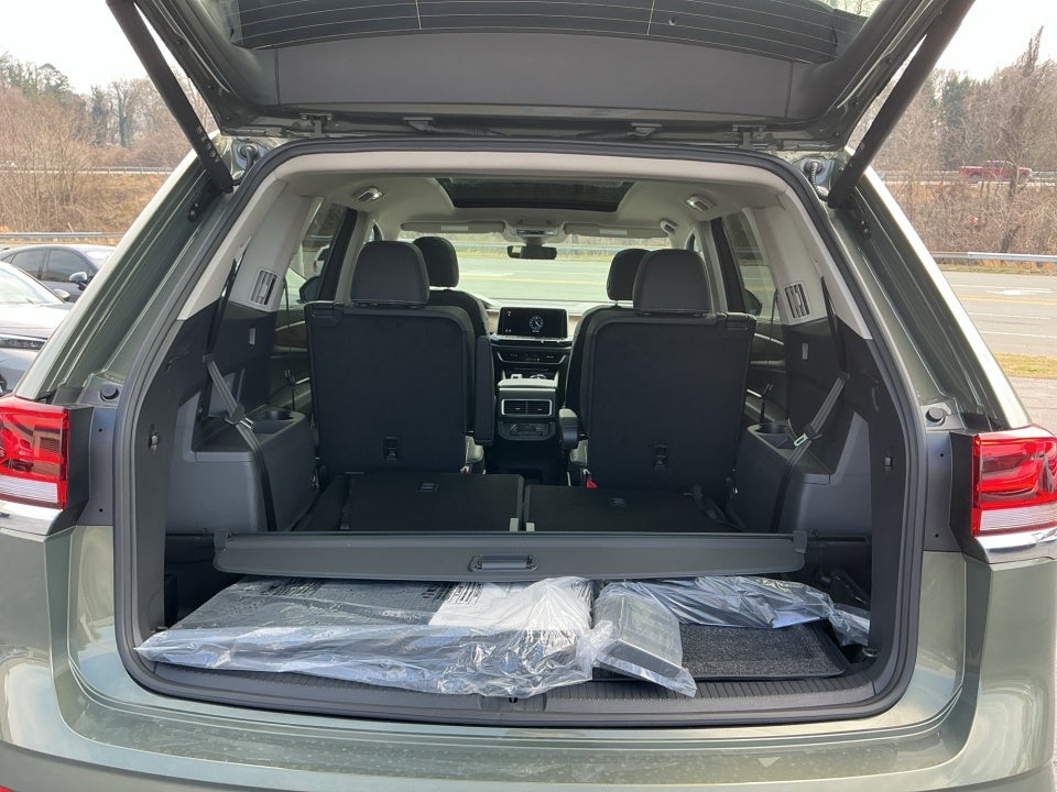 2026 Volkswagen Atlas SE with Technology