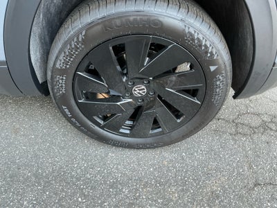 2026 Volkswagen Atlas Cross Sport SE with Technology