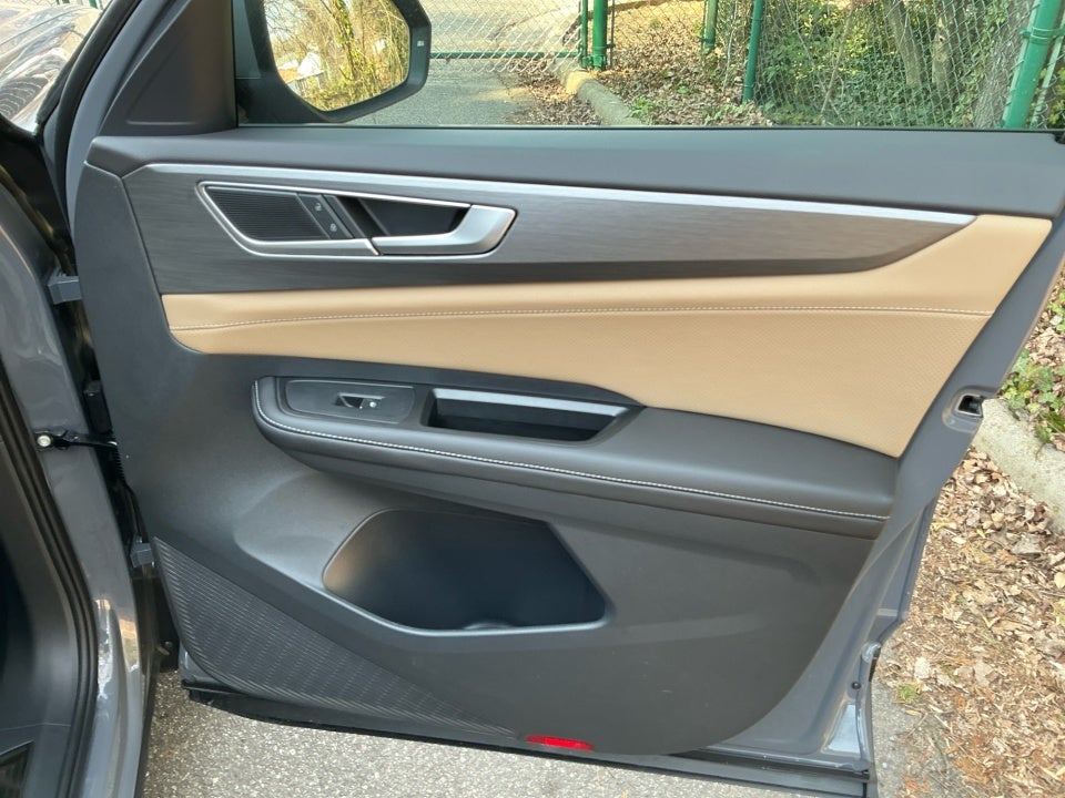 2026 Volkswagen Atlas Cross Sport SE with Technology