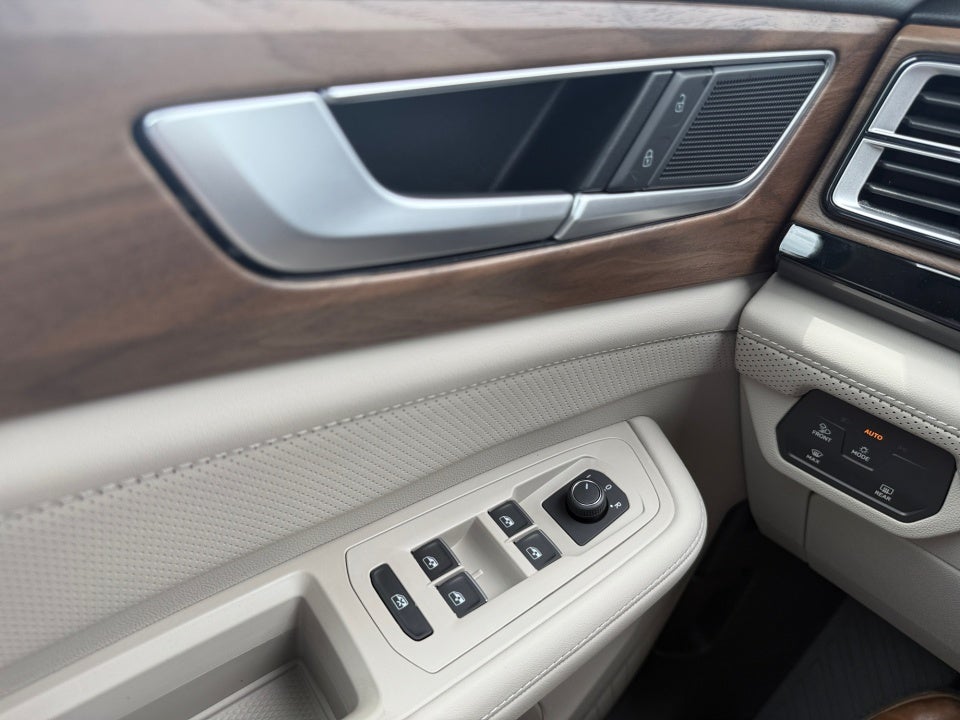 2026 Volkswagen Atlas SE