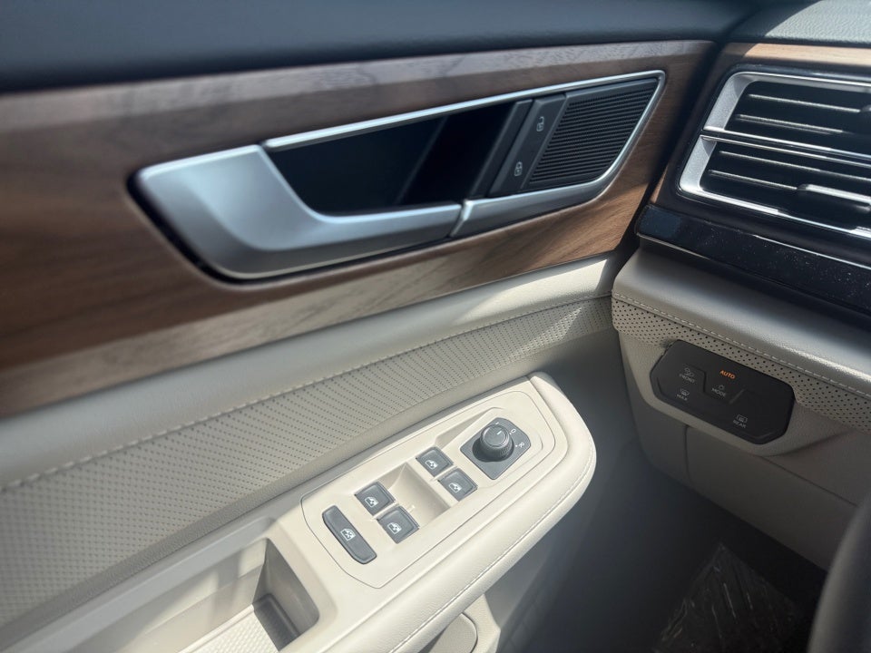 2026 Volkswagen Atlas SE