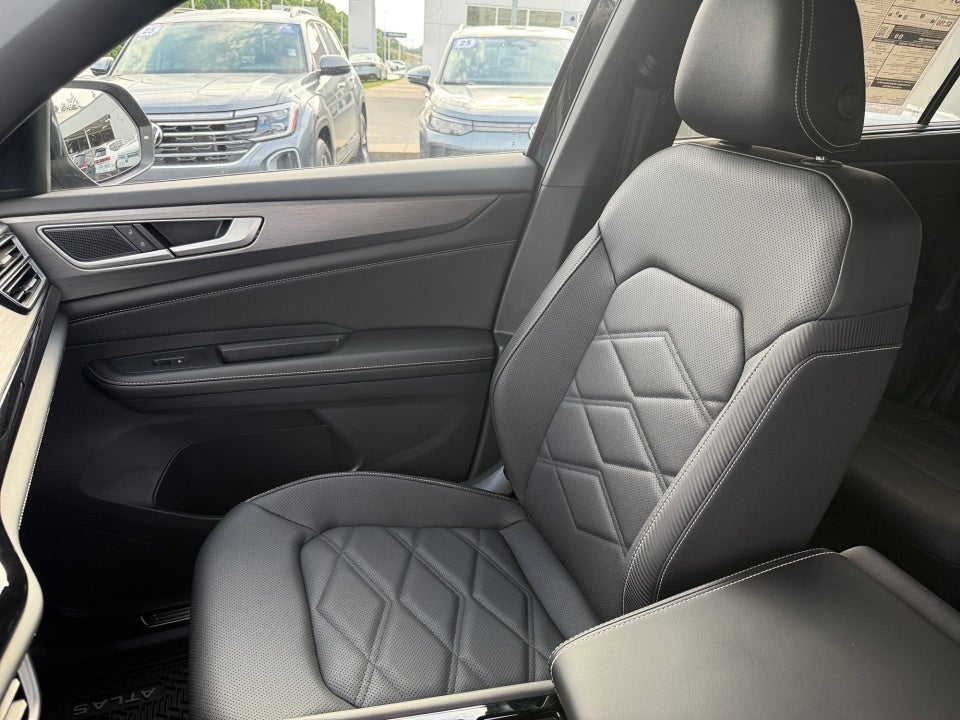2026 Volkswagen Atlas Cross Sport SE with Technology