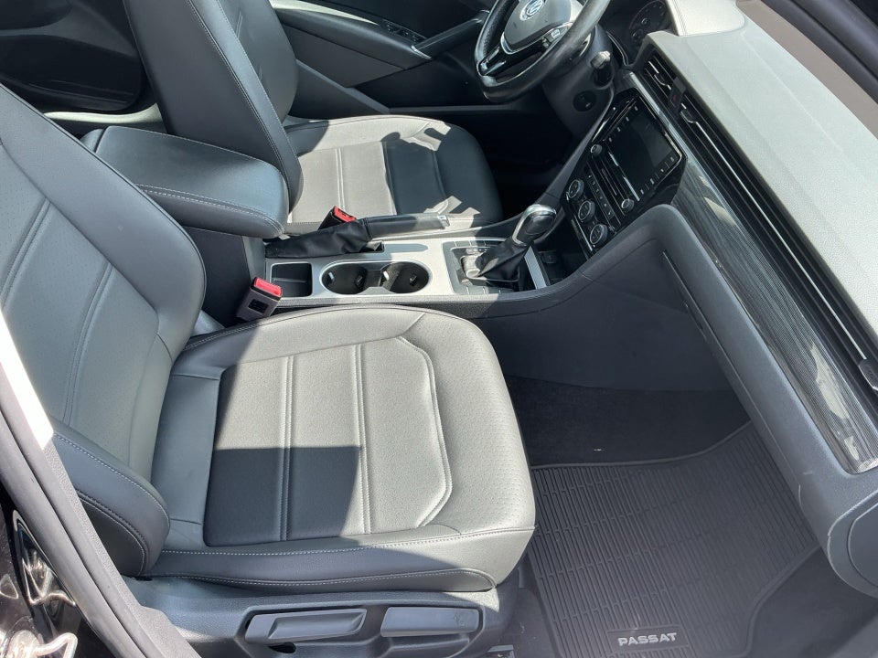 2020 Volkswagen Passat 2.0T R-Line