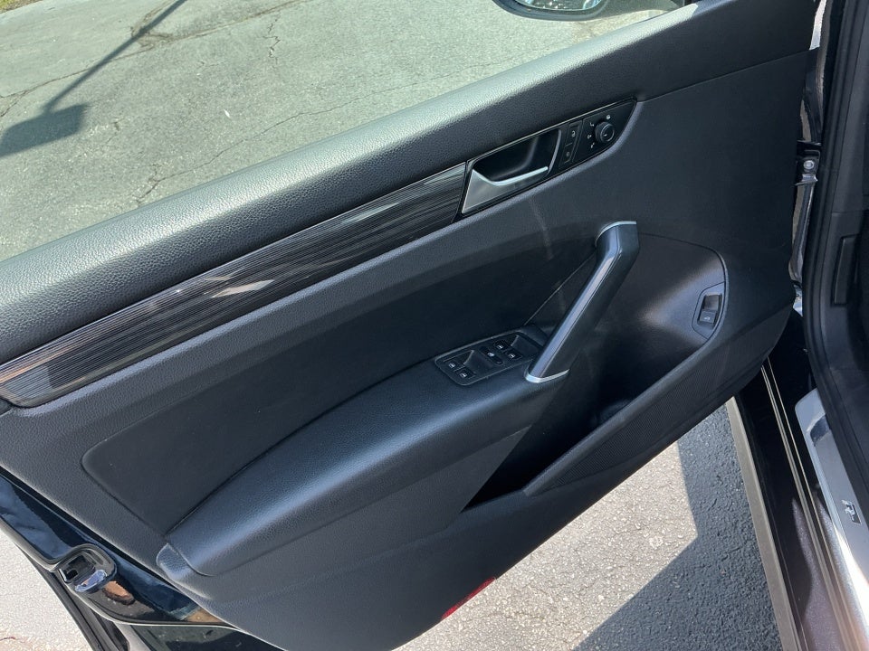 2020 Volkswagen Passat 2.0T R-Line