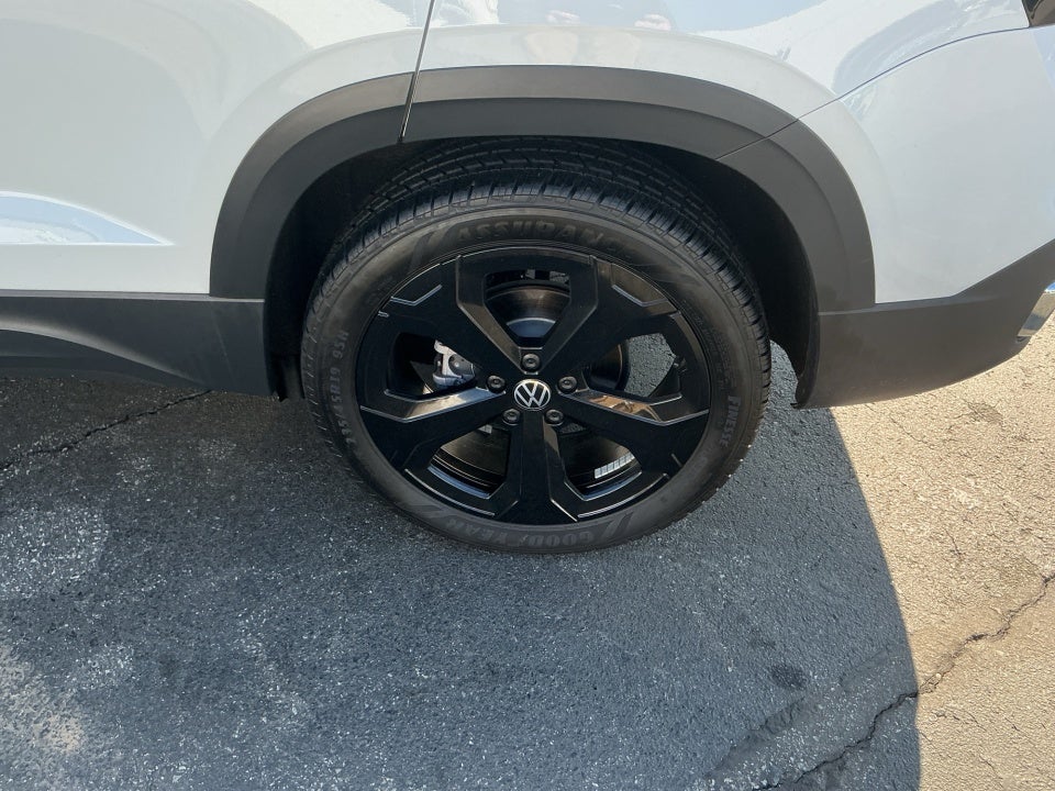 2025 Volkswagen Taos 1.5T SEL