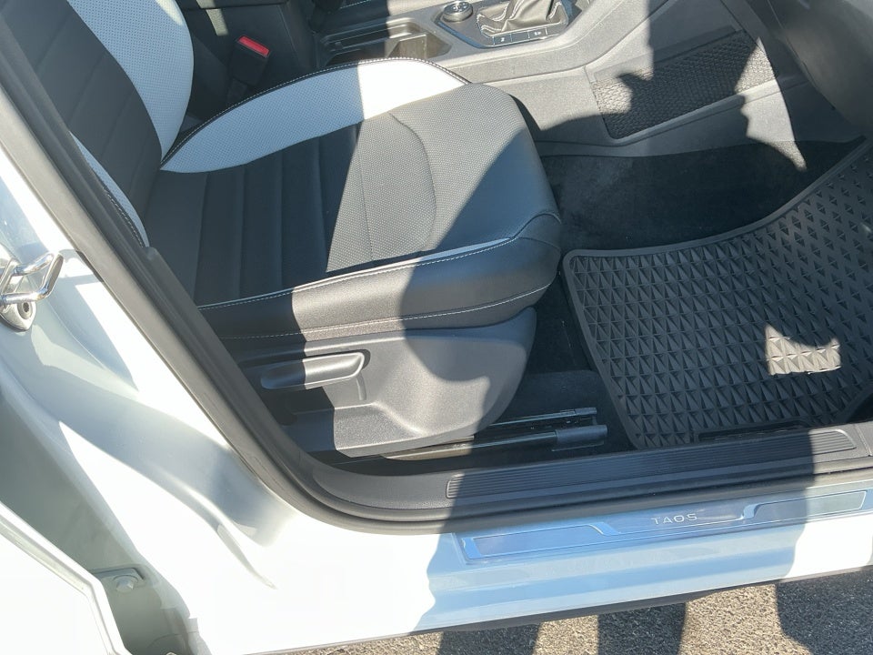 2025 Volkswagen Taos 1.5T SEL