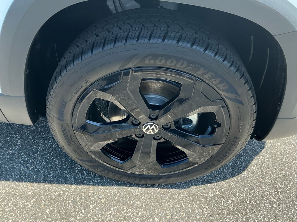 2025 Volkswagen Taos 1.5T SEL