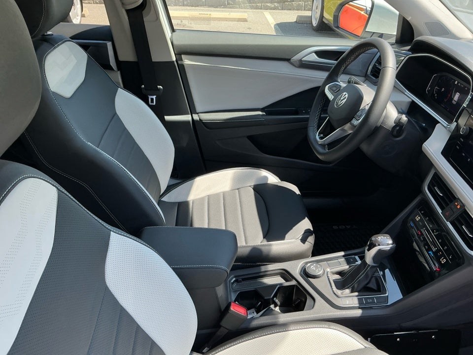 2025 Volkswagen Taos 1.5T SEL