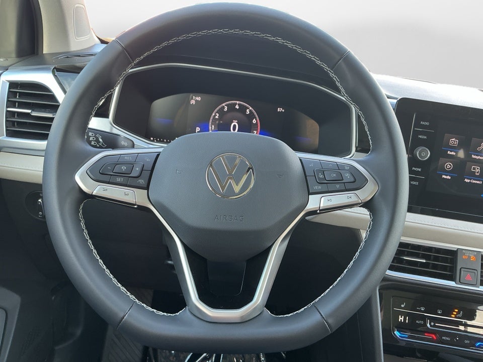 2026 Volkswagen Taos SE