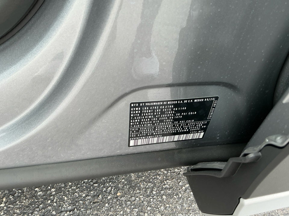 2025 Volkswagen Tiguan 2.0T SE